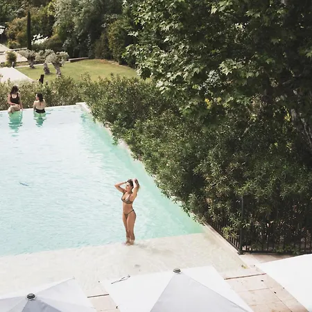 Les Lodges Sainte-Victoire Hotel & Spa-3